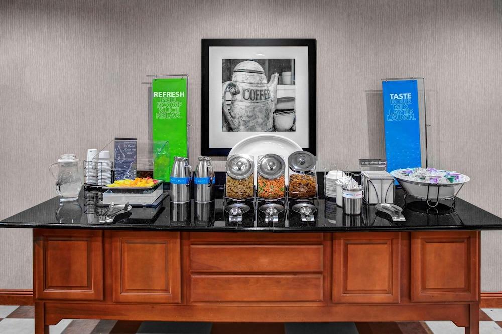 Hampton Inn Coldwater photo 20
