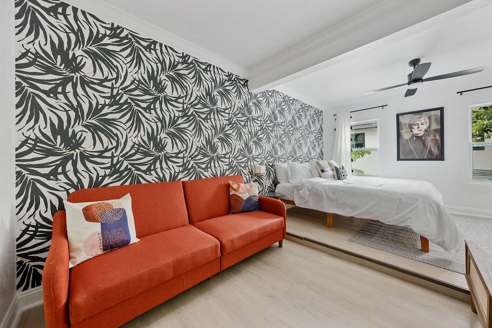 Las Olas Guest House photo 10