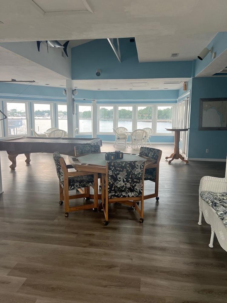 The Moorings Hotel and Marina photo 20