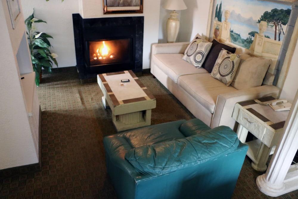 Bedford Inn photo 42