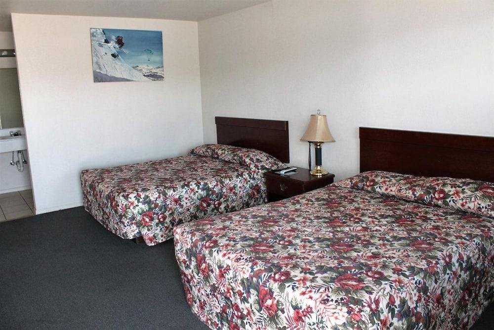Adobe Inn Motel photo 21