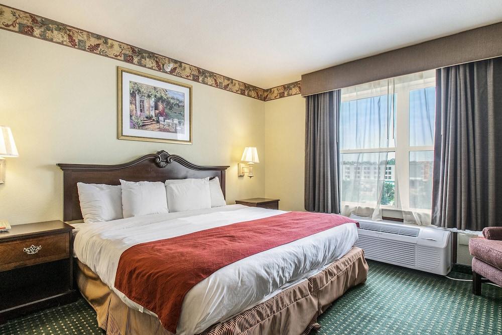 Country Inn & Suites by Radisson, Elkhart North photo 2