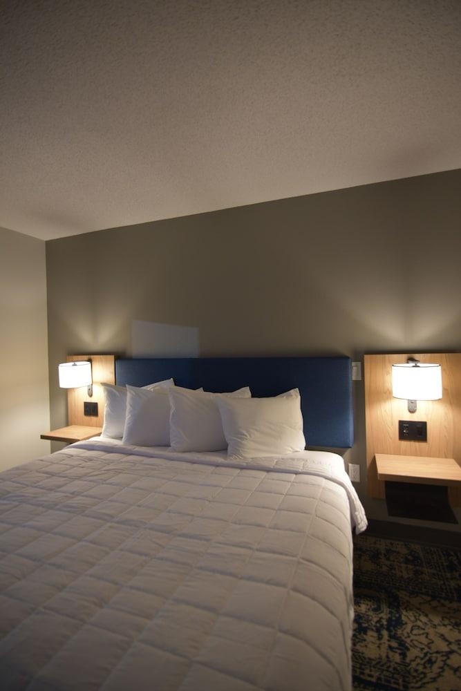 Baymont by Wyndham Pine Grove I-81 photo 11
