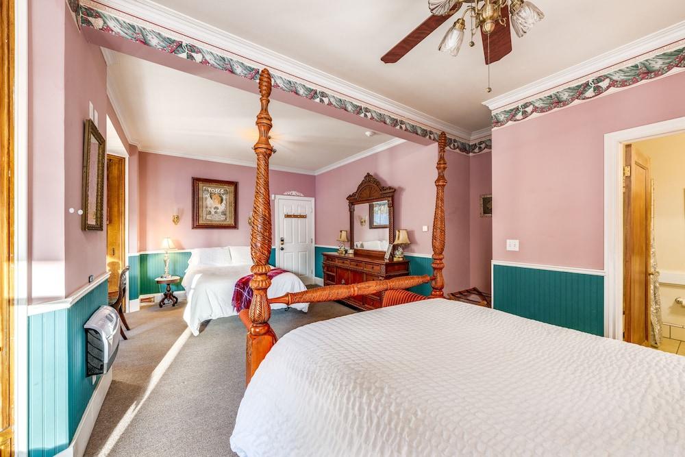 The Dutch Flat Hotel photo 36