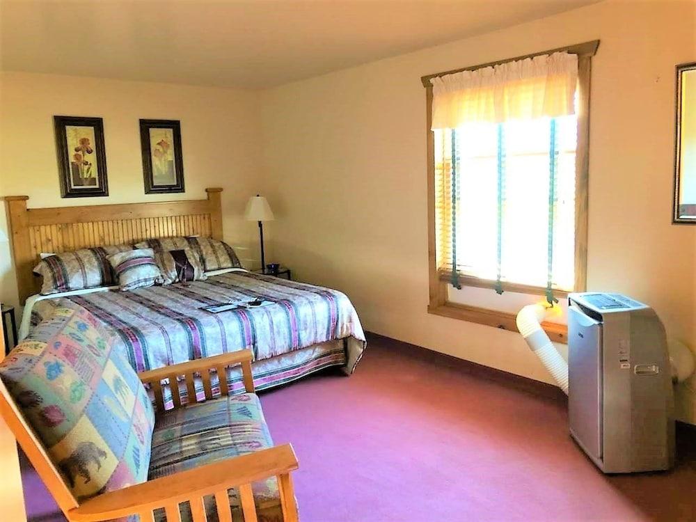 Elkhorn Mountain Inn photo 2