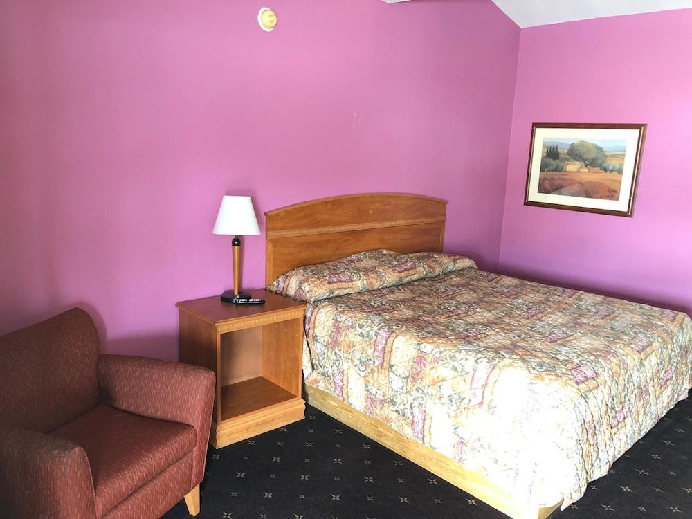 Frontier Motel photo 14