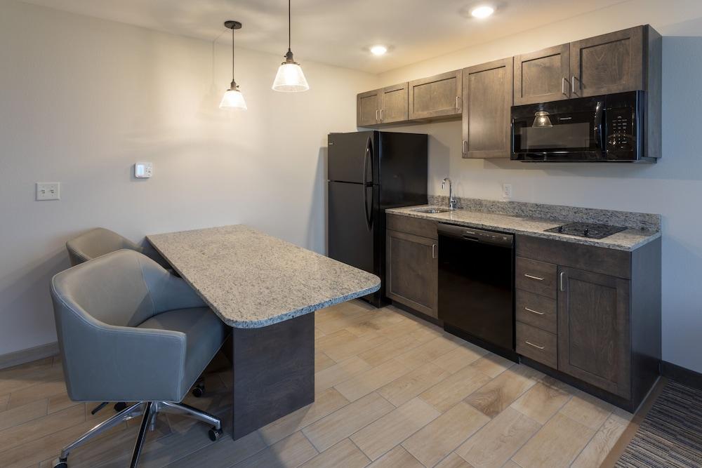 GrandStay Hotel & Suites Rock Valley photo 13