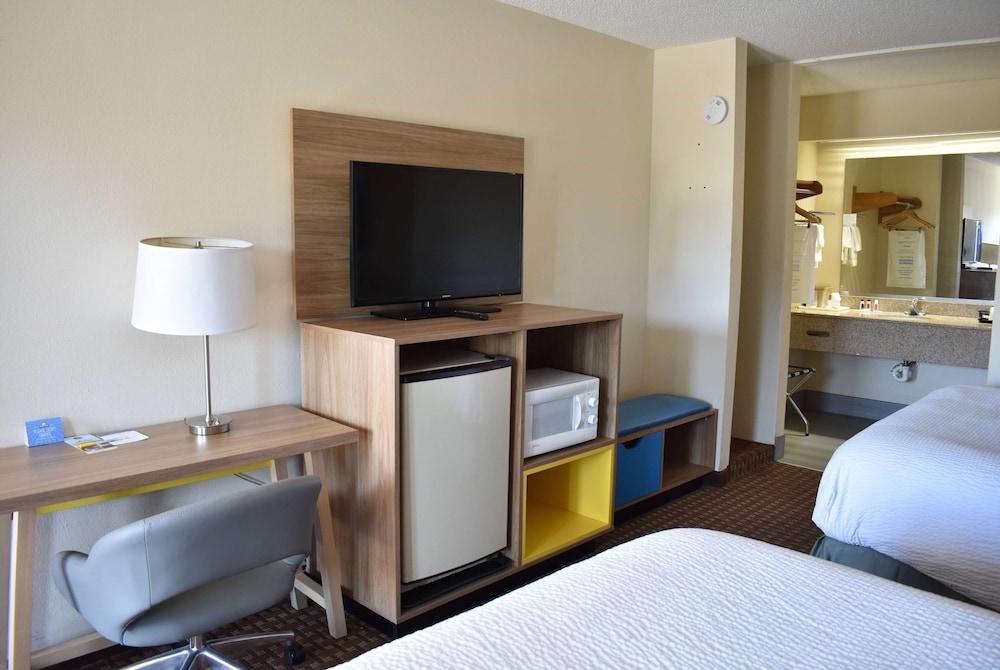 Days Inn by Wyndham Reidsville photo 18