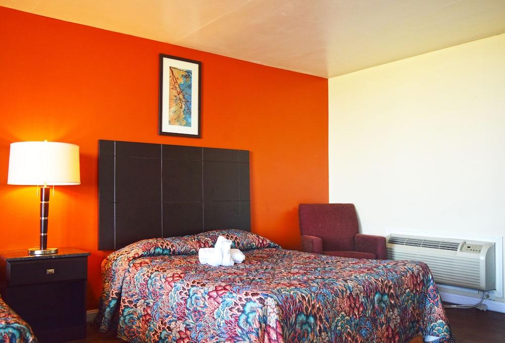 Skyview Manor Motel photo 51