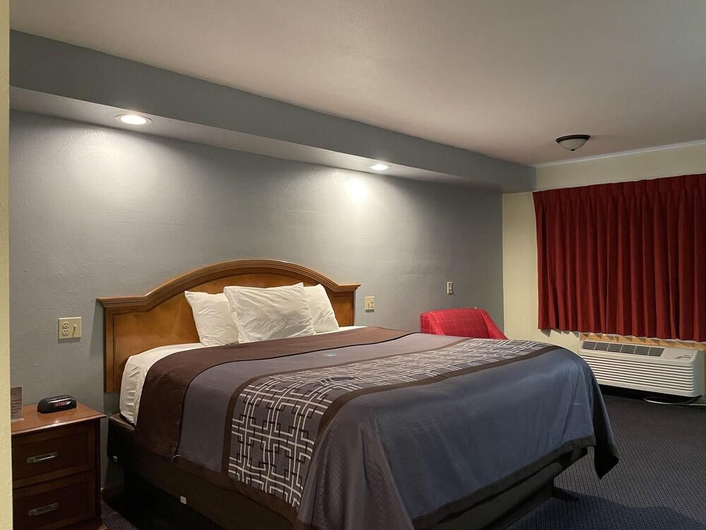 Campus Inn Motel photo 5