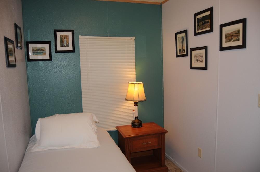 Yellowstone Motel - Adults Only photo 6