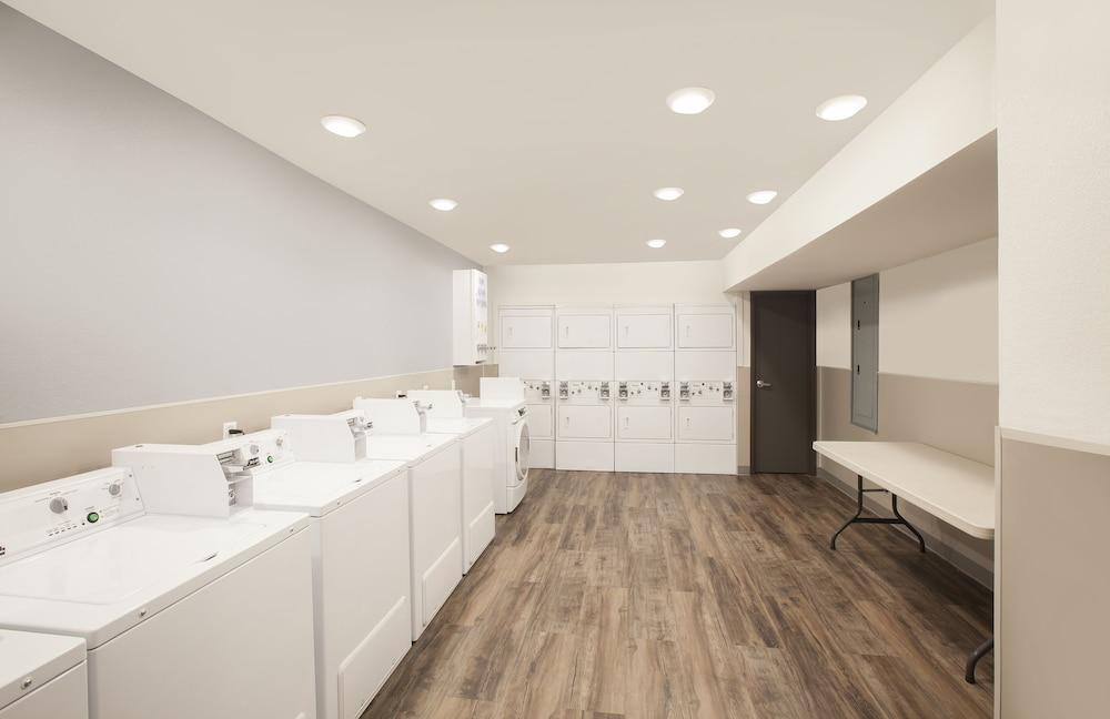 WoodSpring Suites West Monroe I-20 photo 25