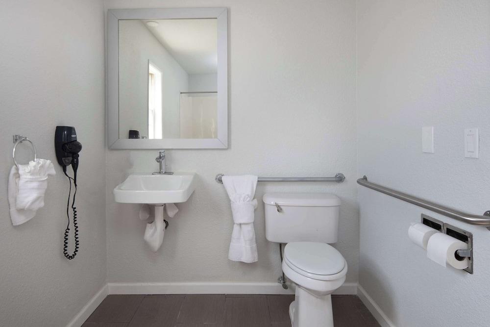 Rodeway Inn Milpitas near Great Mall photo 19