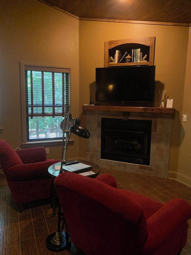 The Canebrake photo 3