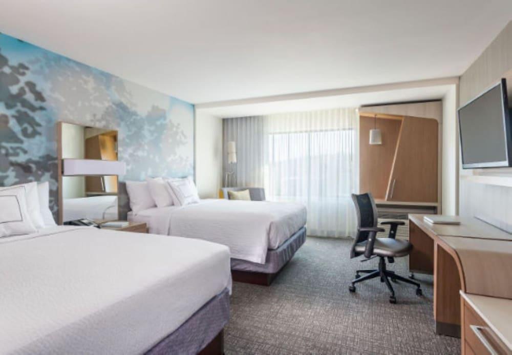 Courtyard by Marriott Wayne Fairfield photo 4