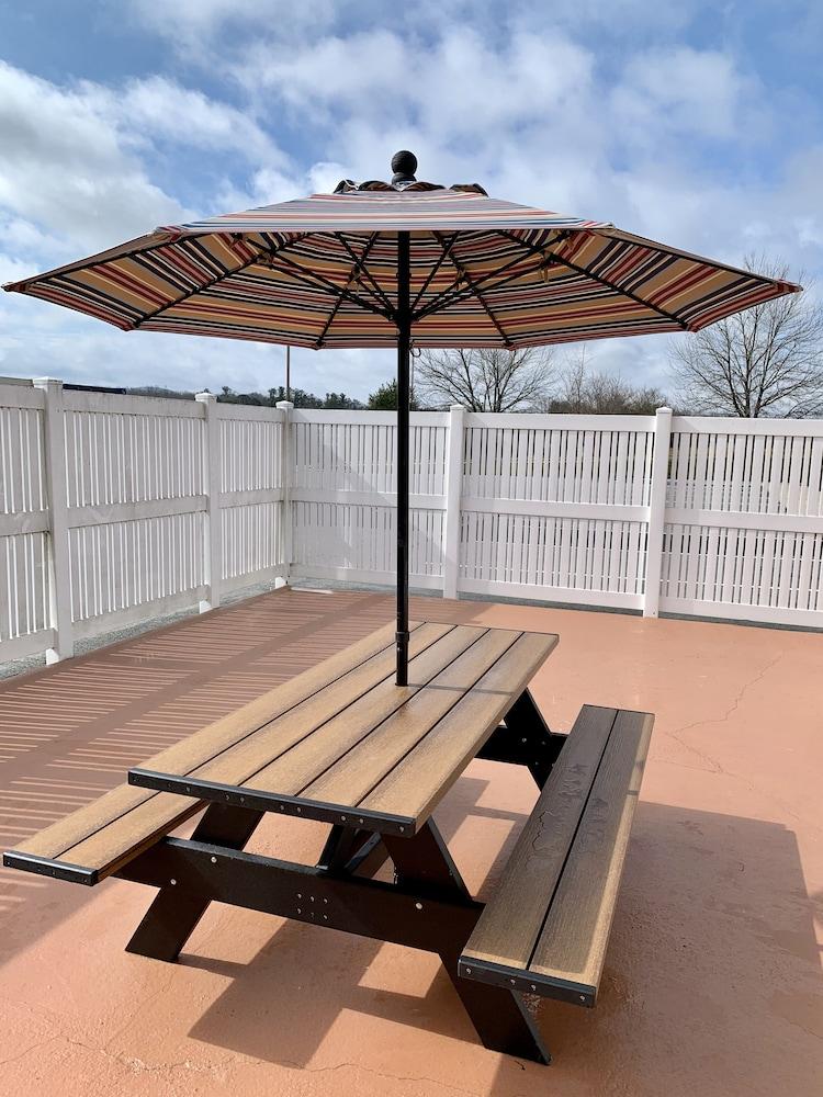 Quality Inn & Suites Hendersonville - Flat Rock photo 43