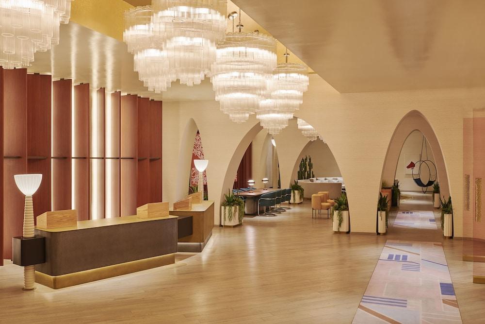 Virgin Hotel Las Vegas, Curio Collection by Hilton photo 13