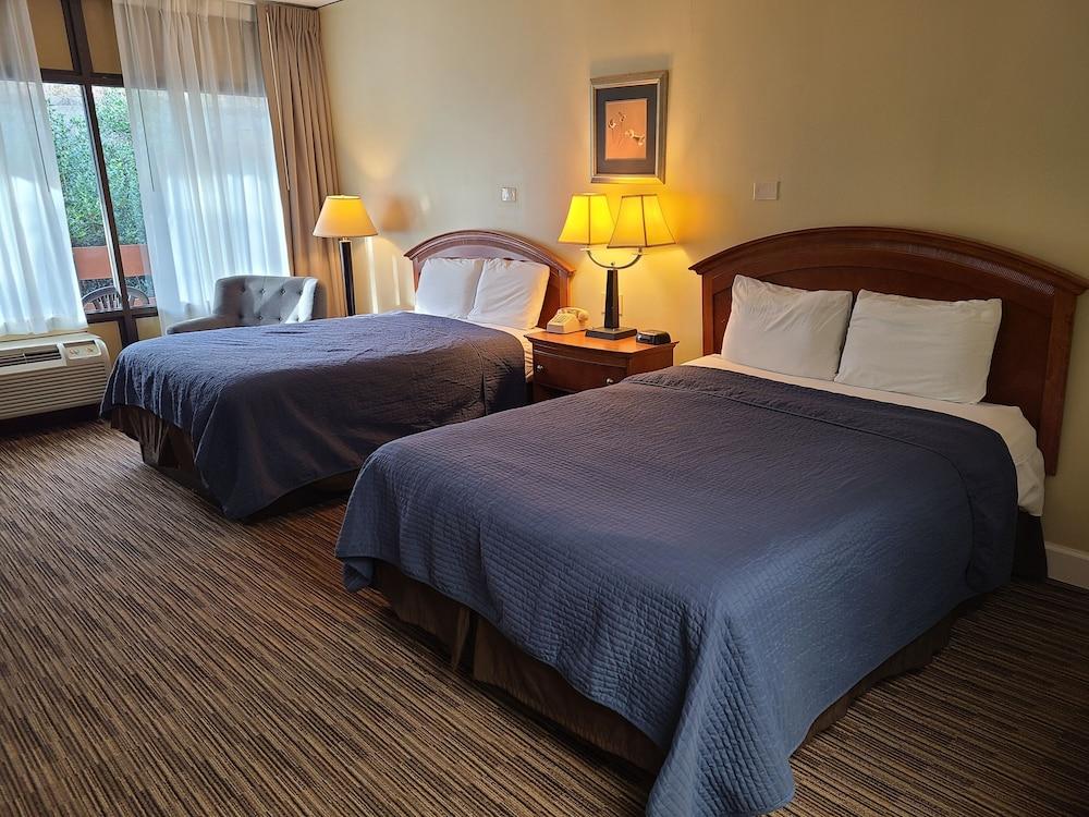 The Mountaineer Inn photo 4