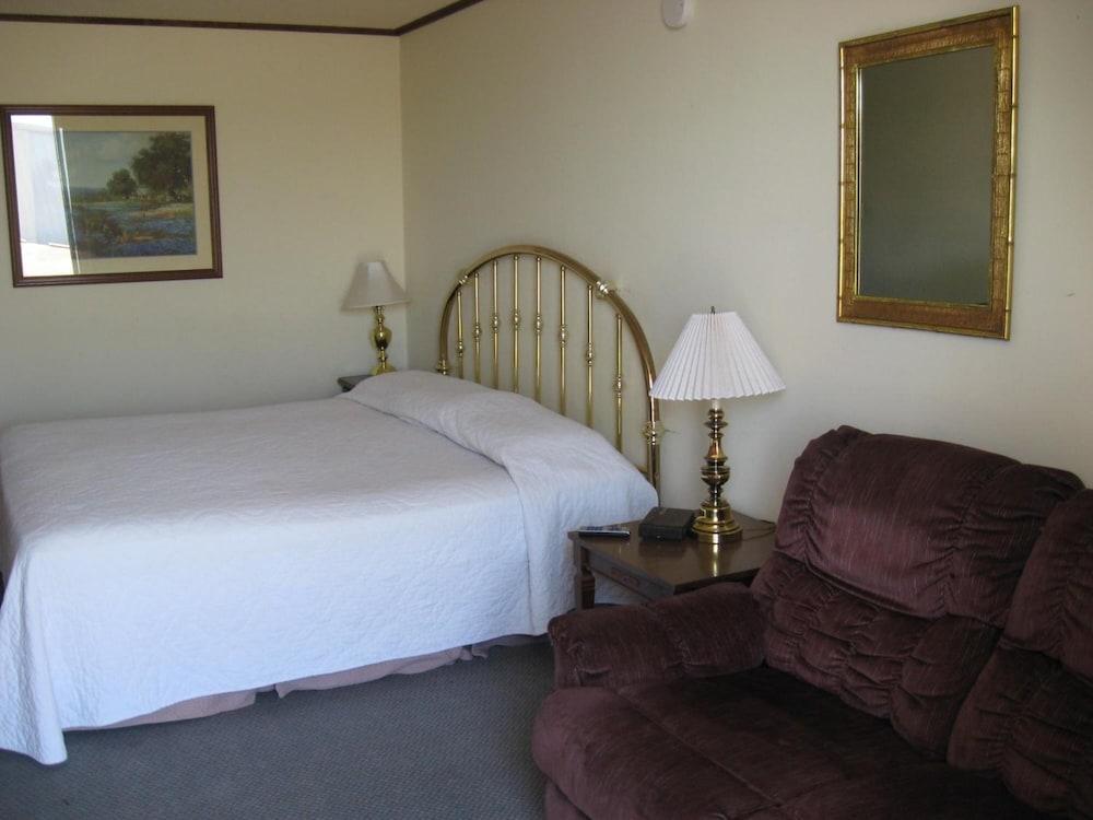 Candlelight Inn by Capital O Scottsbluff photo 12