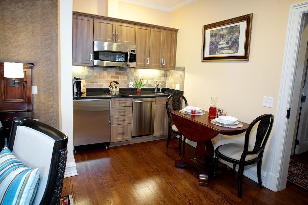 Guesthouse at Norwalk Inn photo 14