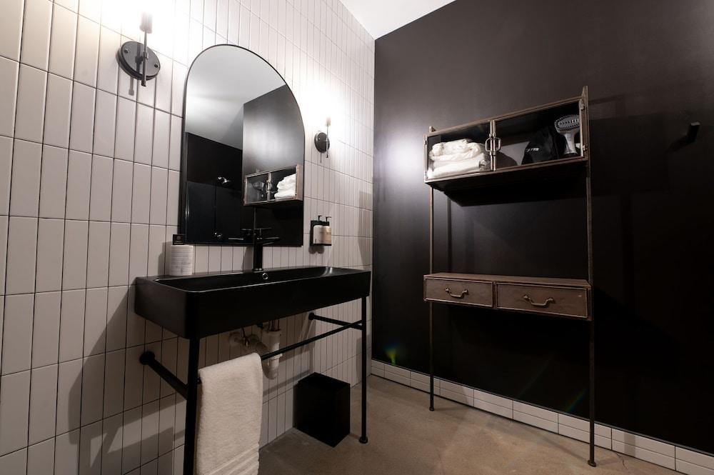 Arch and Cable Hotel photo 32