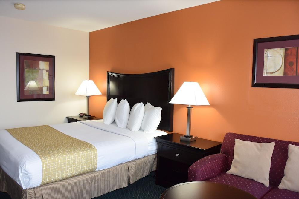 Travelodge Suites by Wyndham Newberg photo 3
