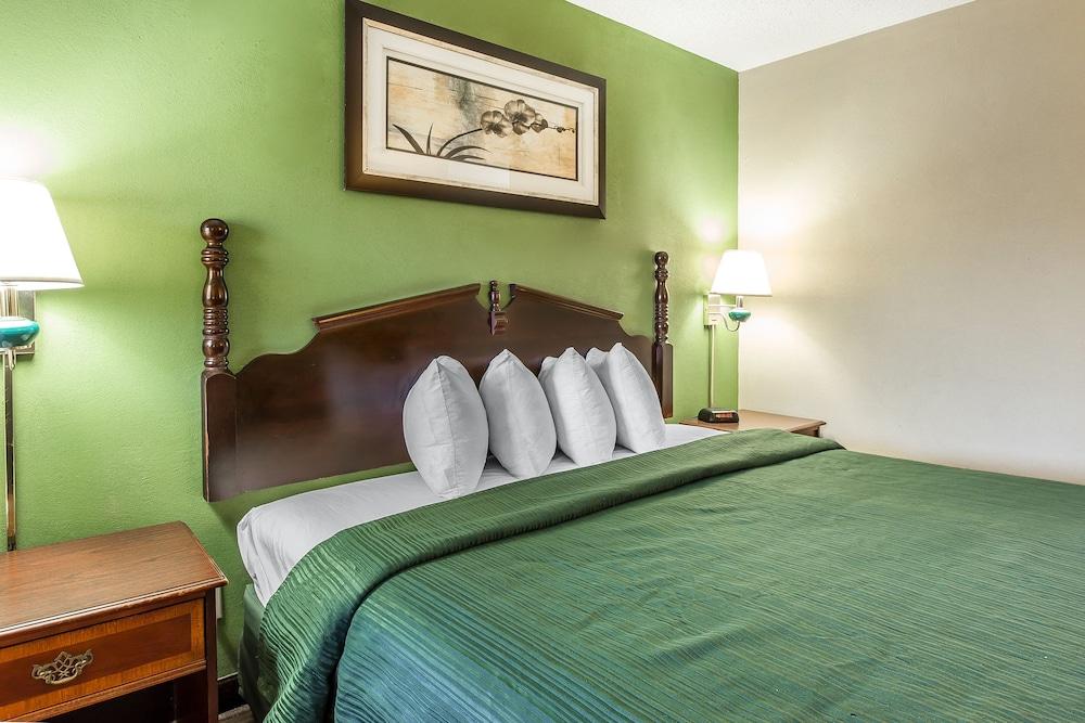 Quality Inn & Suites Macon North photo 16
