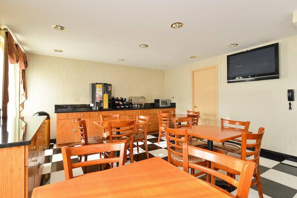 Lex View Inn at JFK Airport photo 17