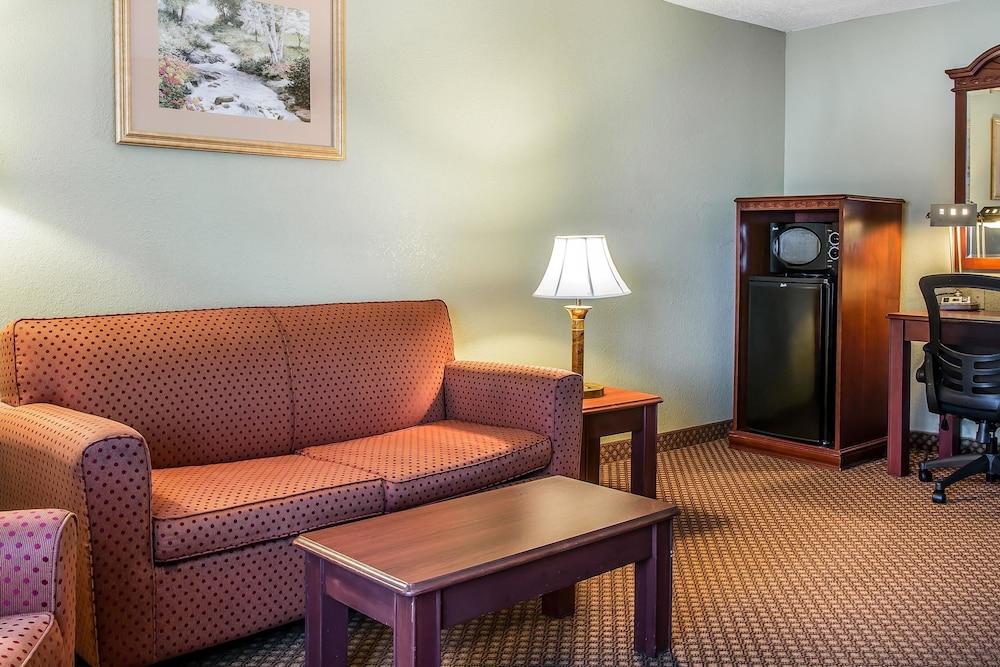 Quality Inn & Suites Ann Arbor Hwy 23 photo 30