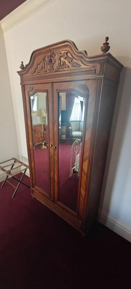 Nob Hill Inn photo 14