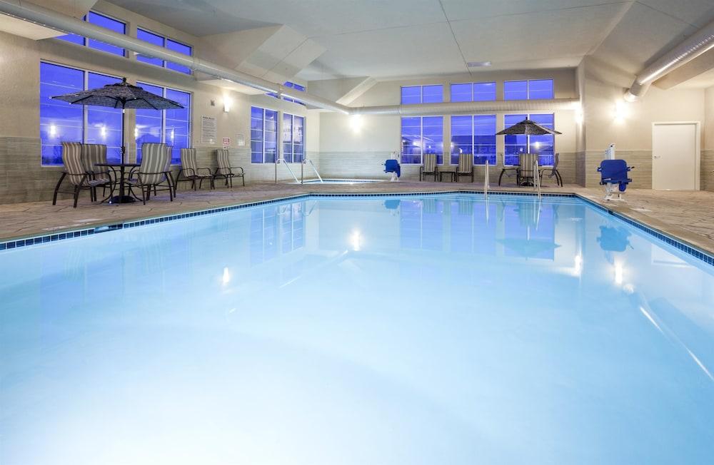 GrandStay Delano photo 13
