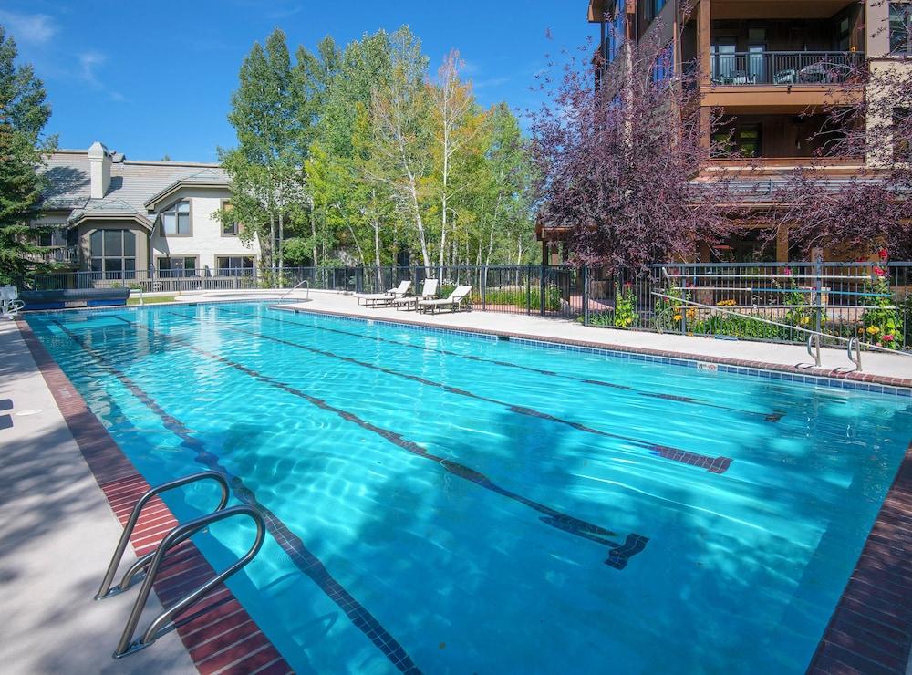 Highlands Lodge in Beaver Creek by Elevation Accommodations photo 2