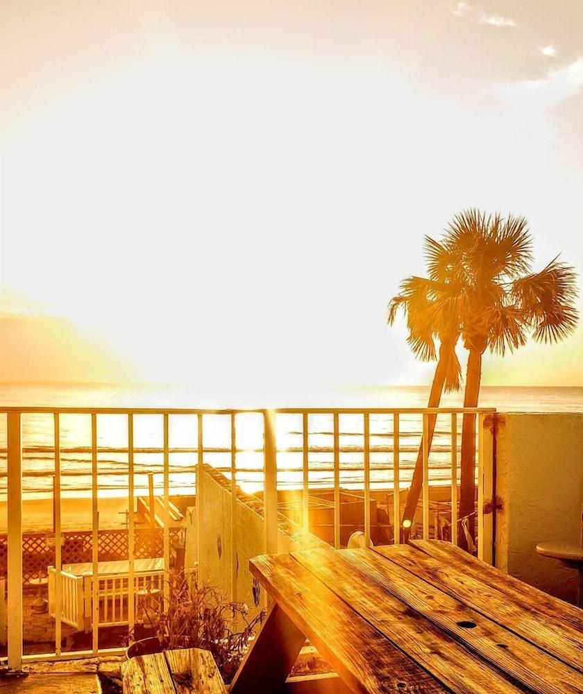 Beachside Hotel photo 31