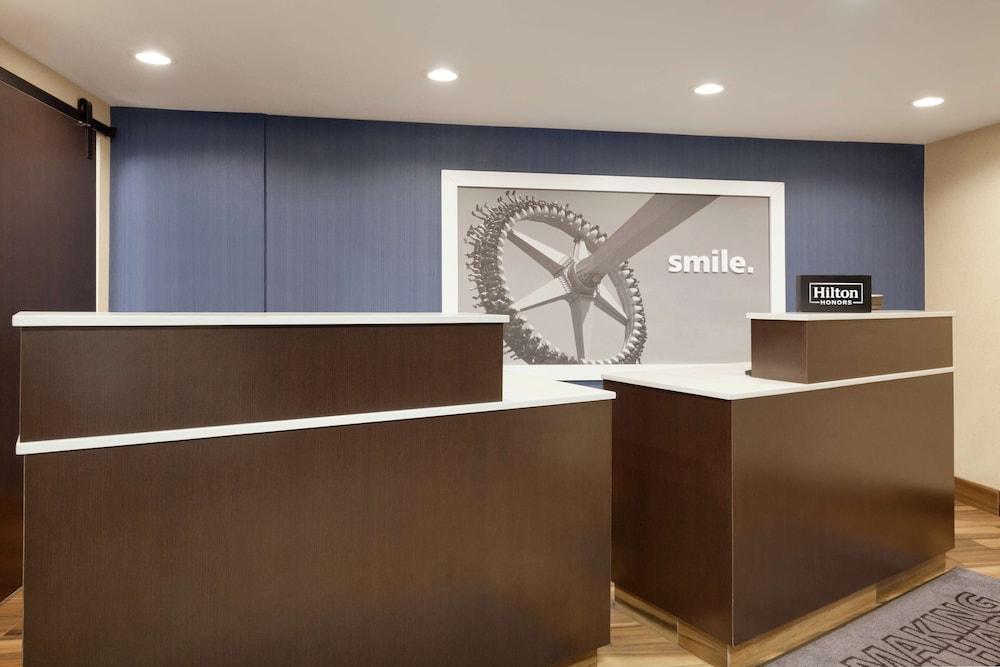 Hampton Inn Clackamas photo 14