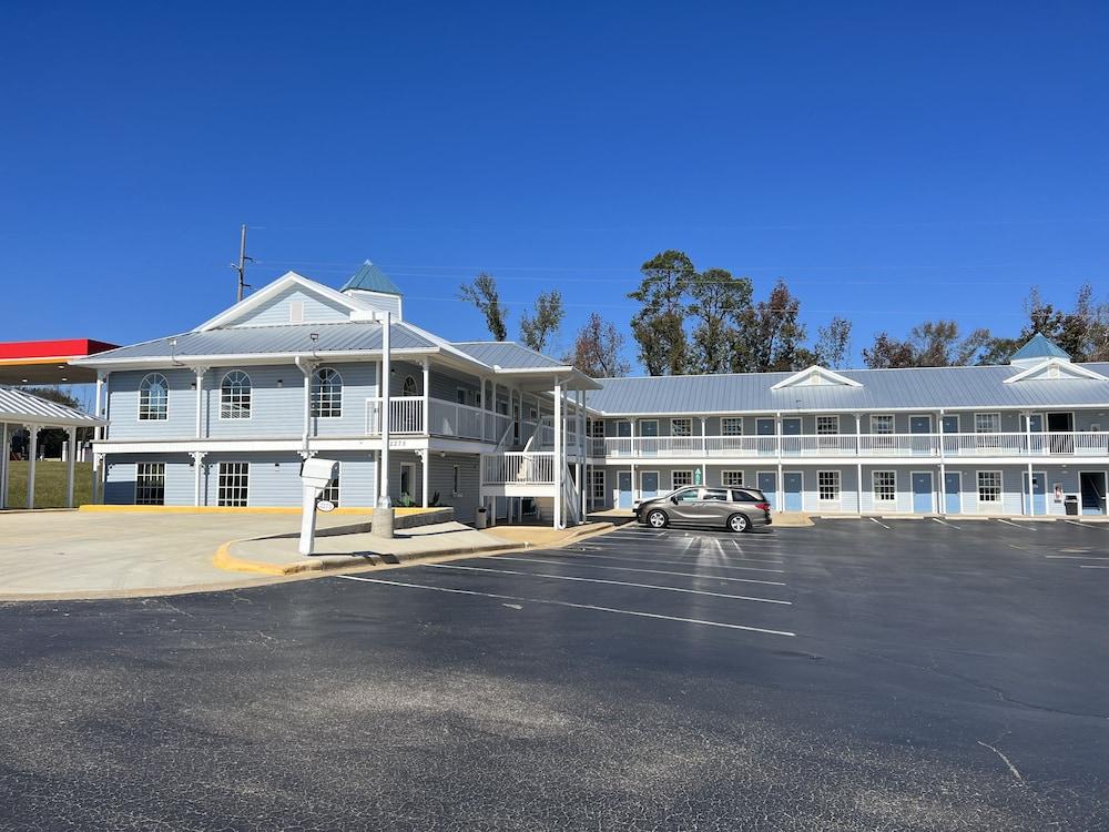 Key West Inn - Millbrook photo 16