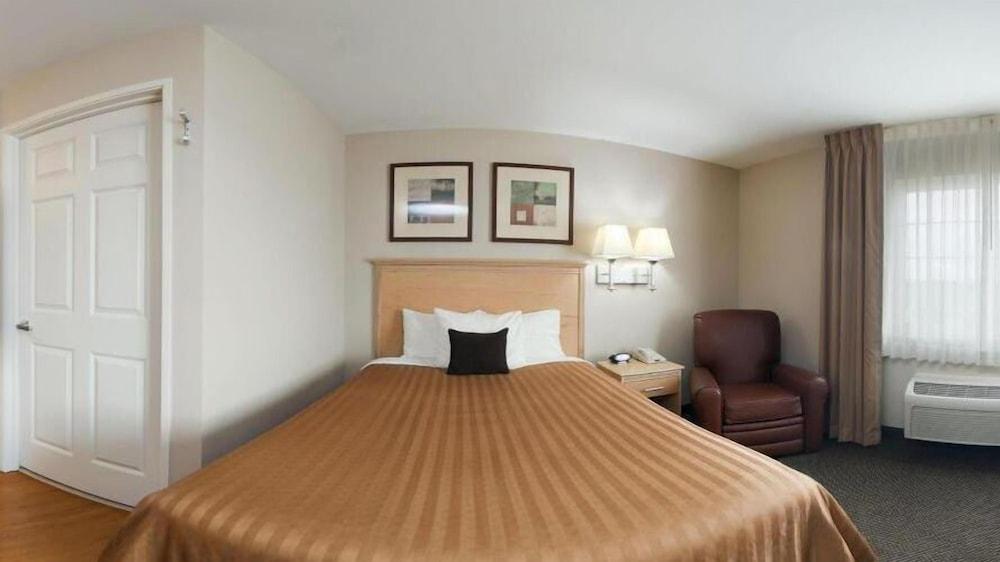 Candlewood Suites Milwaukee Brown Deer by IHG photo 7