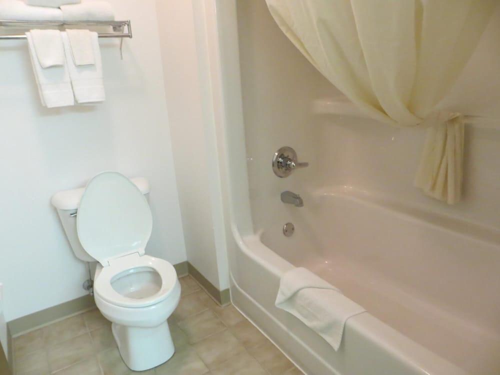 AmeriVu Inn and Suites - Stanley photo 19