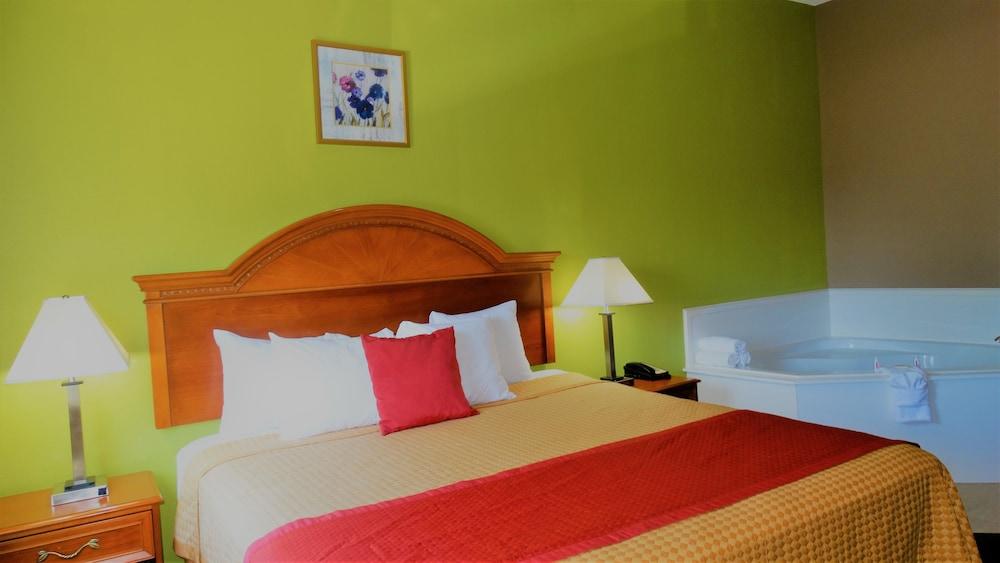 Oak Tree Inn & Suites photo 8
