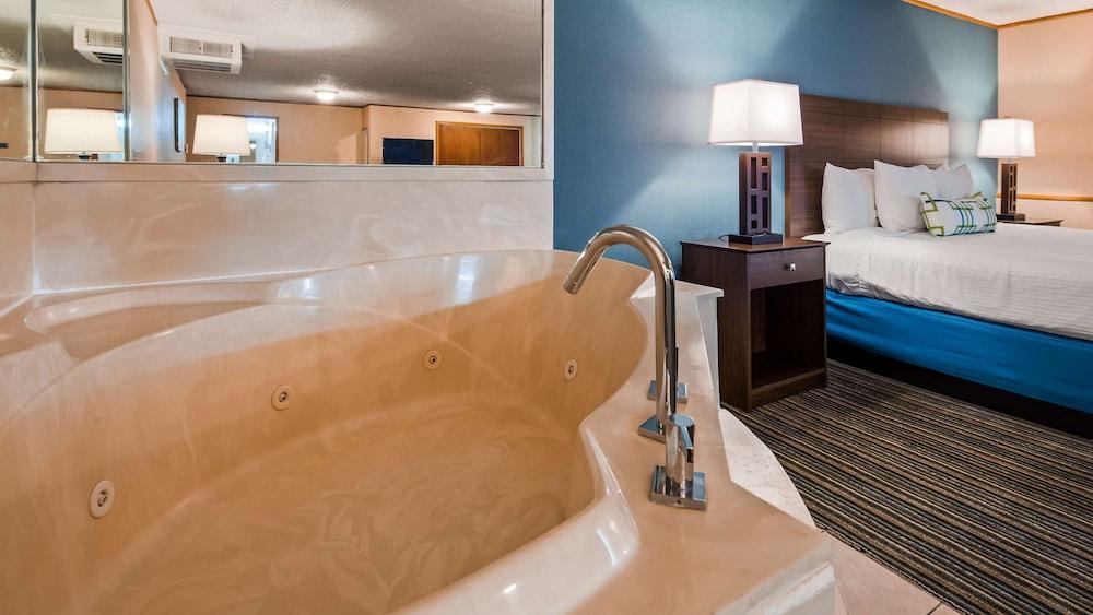 Best Western Woodhaven Inn photo 5