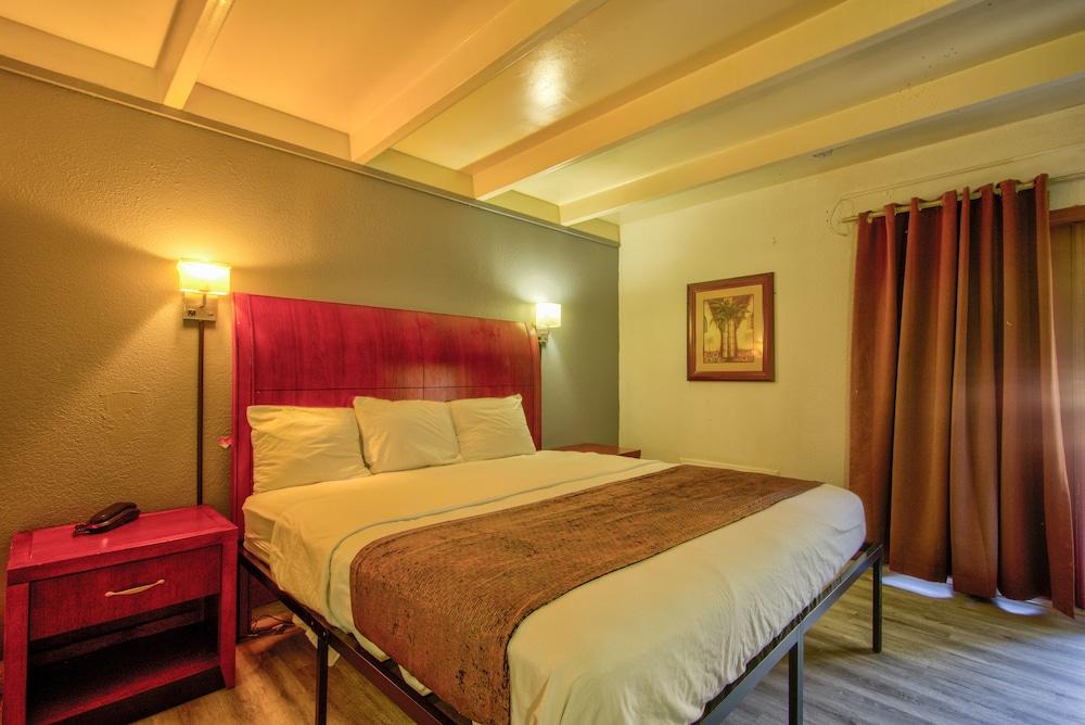 Clearwater Hotel photo 15