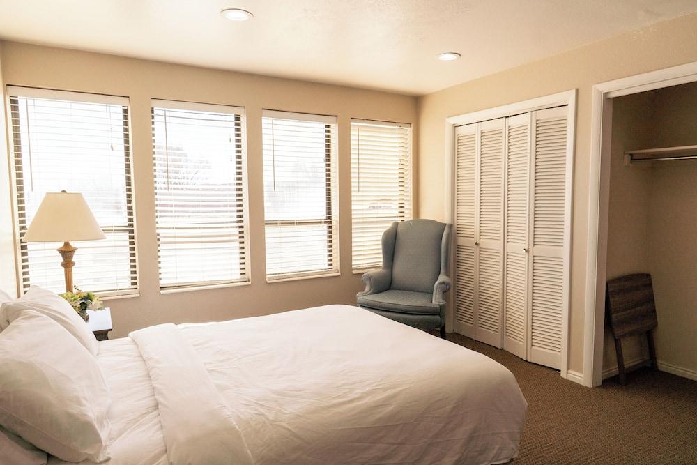 Road Creek Inn photo 23