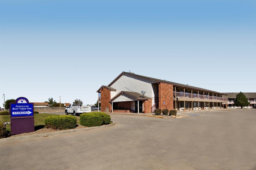 Americas Best Value Inn Garden City photo 7
