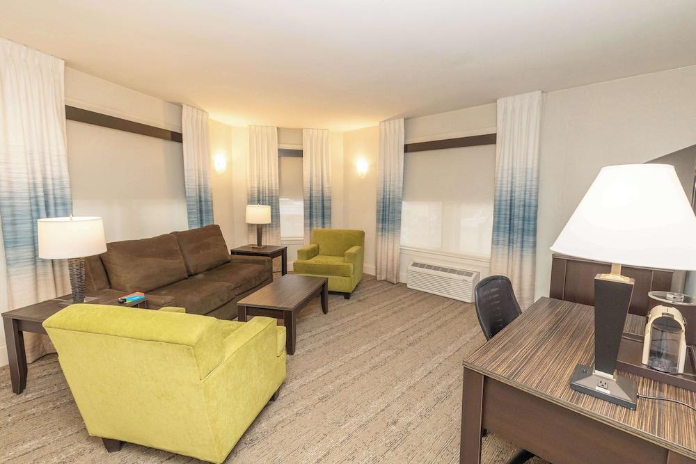 Hotel Versey Chicago Lincoln Park photo 31