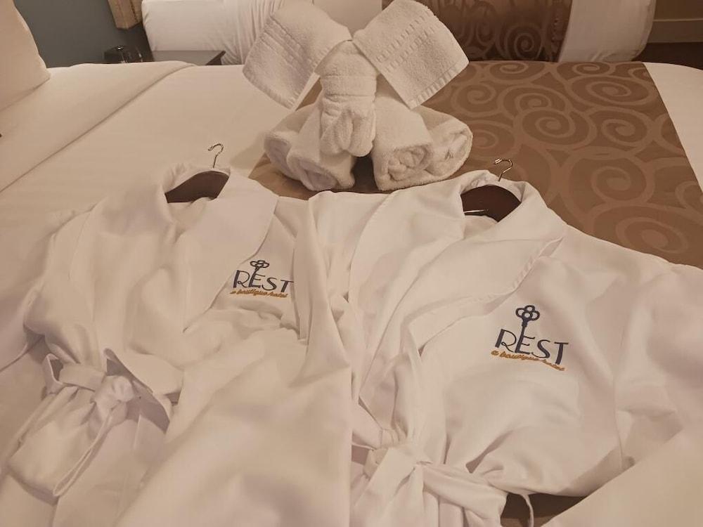 Rest Hotel Plymouth photo 58