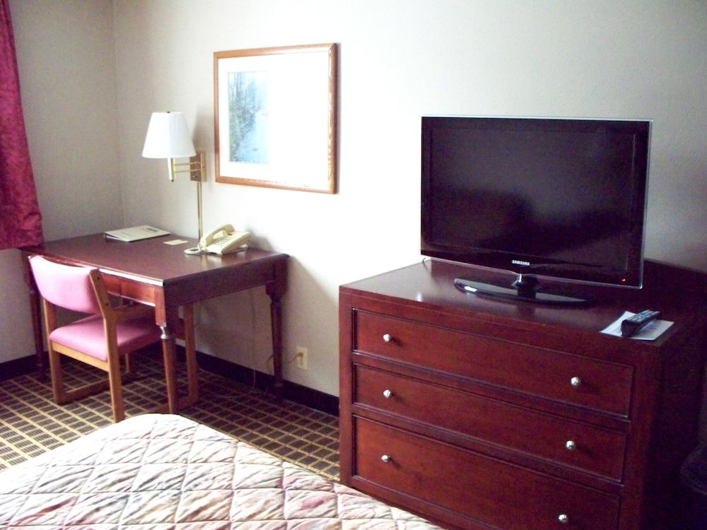 Country Inn Deerwood photo 11