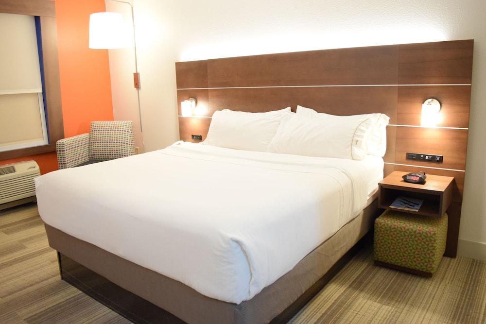Holiday Inn Express Hotel & Suites West I 10 by IHG photo 8