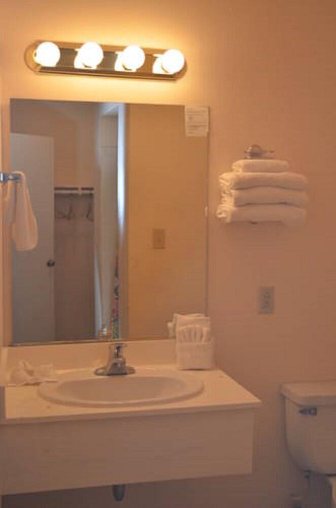 Indio Holiday Motel photo 27