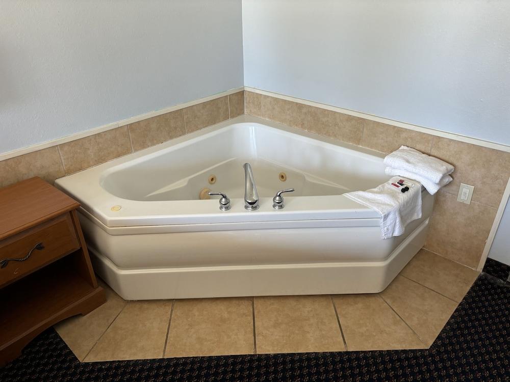 Clairmont Inn photo 16