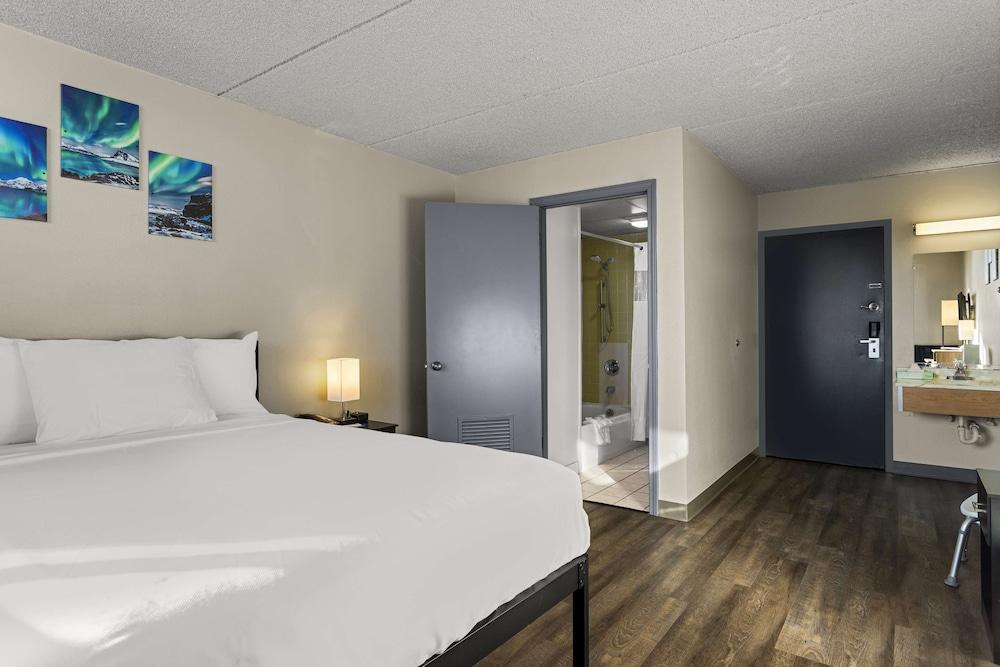 Americas Best Value Inn Gallup photo 9