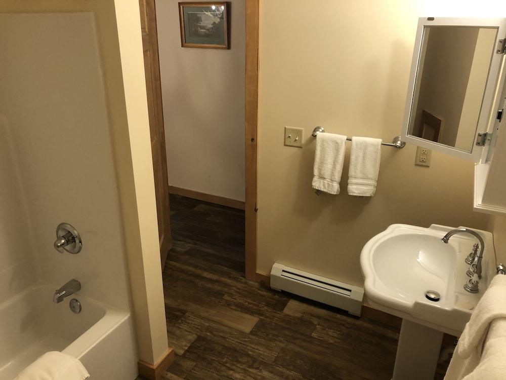 The Woods Inn photo 4